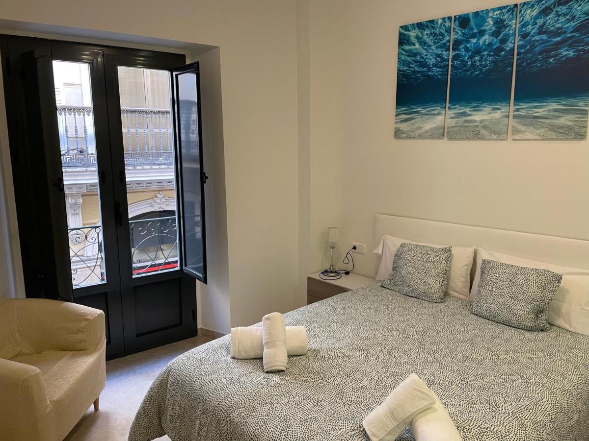 Petit Sagasta Apartamentos-Sagasta Σεβίλλη Εξωτερικό φωτογραφία